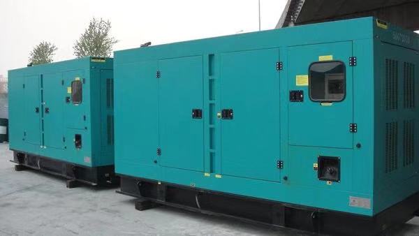 梅州康明斯400kw大型柴油二手发电机组
